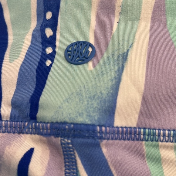 Lilly Pulitzer Luxletic UPF 50+ Weekender Cropped Leggings Shore Perfection - Picture 3 of 4